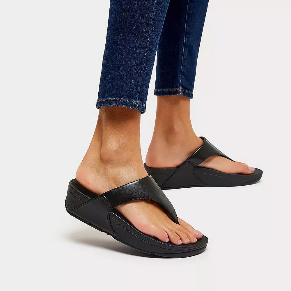 Black Women's Fitflop LULU Leather Toe-Post Sandals | NZ.64OZQ