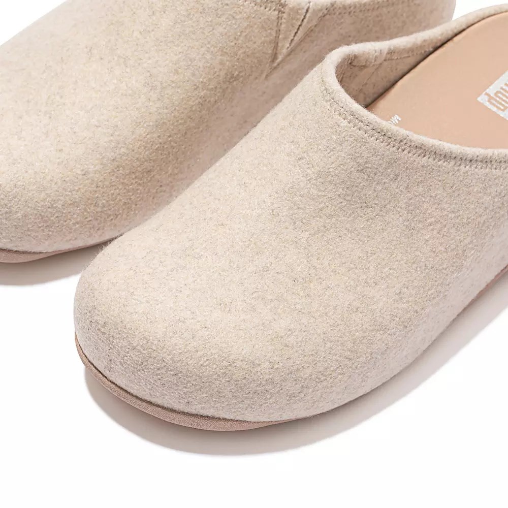 Cream Women's Fitflop SHUV Cushy Felt Clogs | NZ.71VBM