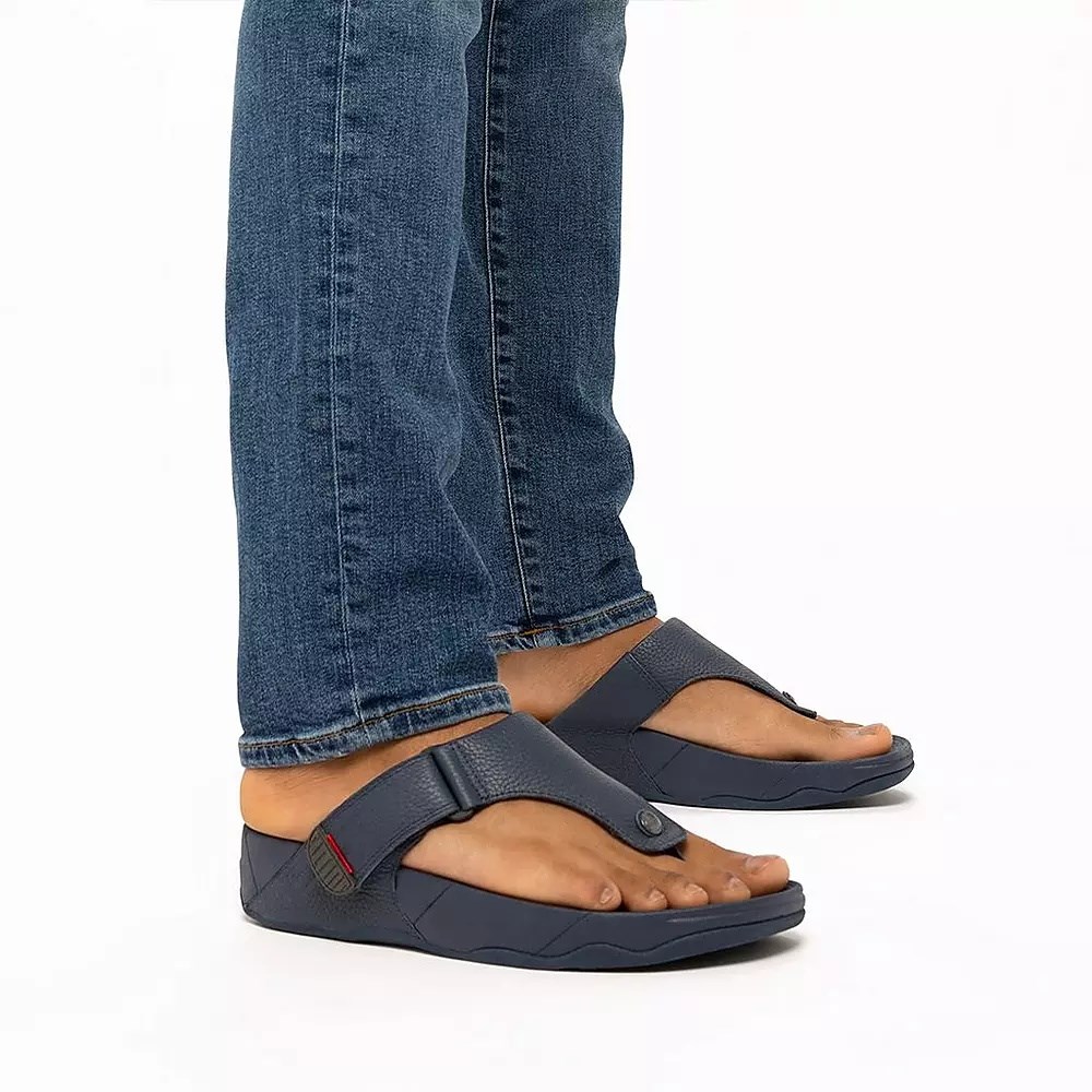 Navy Men's Fitflop TRAKK II Leather Toe-Post Sandals | NZ.36IBF