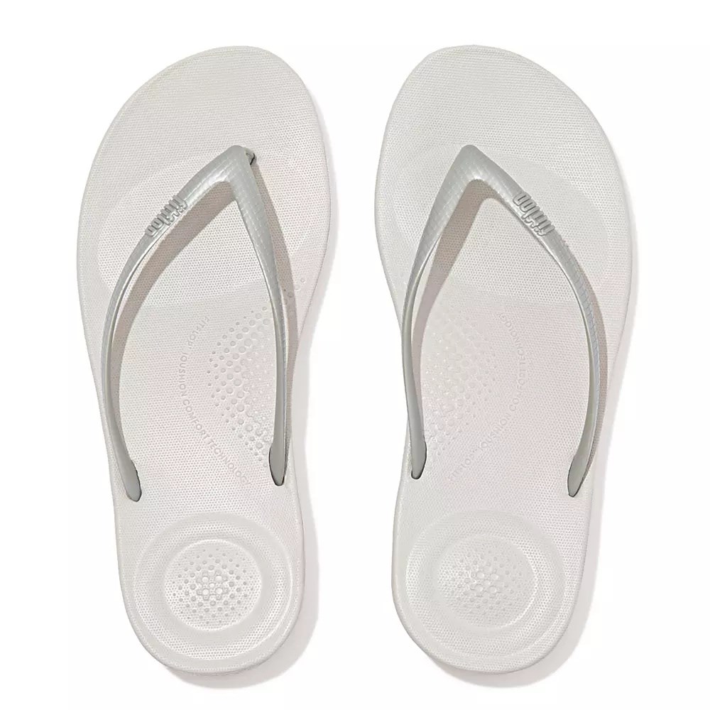 Silver Women's Fitflop IQUSHION Ergonomic Flip Flops | NZ.12BDE