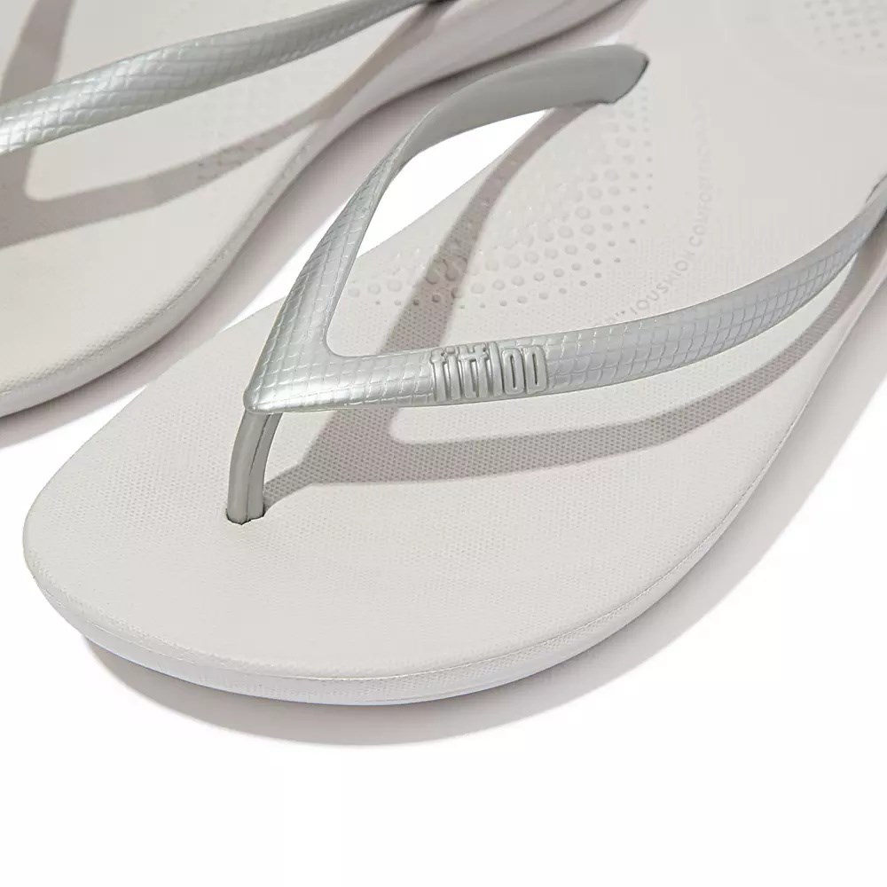 Silver Women's Fitflop IQUSHION Ergonomic Flip Flops | NZ.12BDE